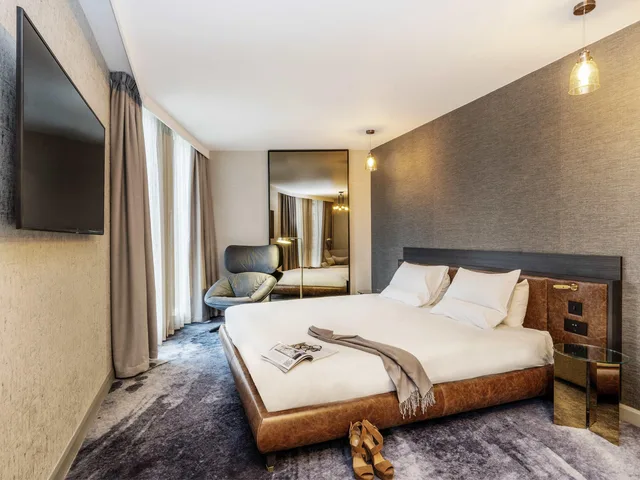 جناح جونيور، Novotel Leicester 1/3