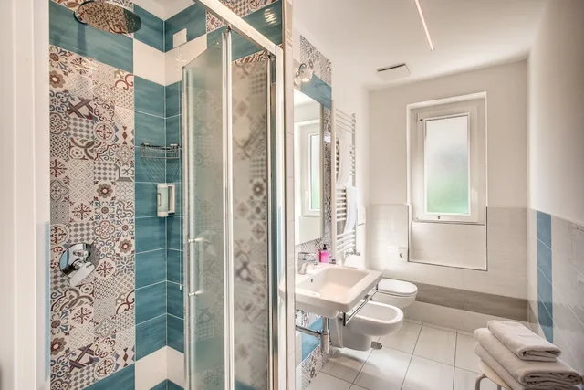 غرفة بسرير كينج بإطلالة على المسبح، Hotel Florida Sorrento 6/6