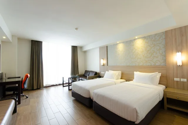 غرفة غراند بسريرين منفصلين للمدخنين، DYNASTY GRANDE HOTEL 1/2