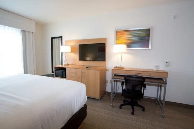 غرفة قياسية بسرير مزدوج، HOLIDAY INN MORGANTOWN UNIVERSITY AREA 2/7
