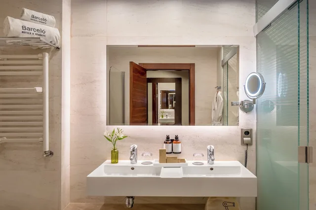 Master, Deluxe, Suite, 4 Beds, Barcelo Granada Congress 3/3