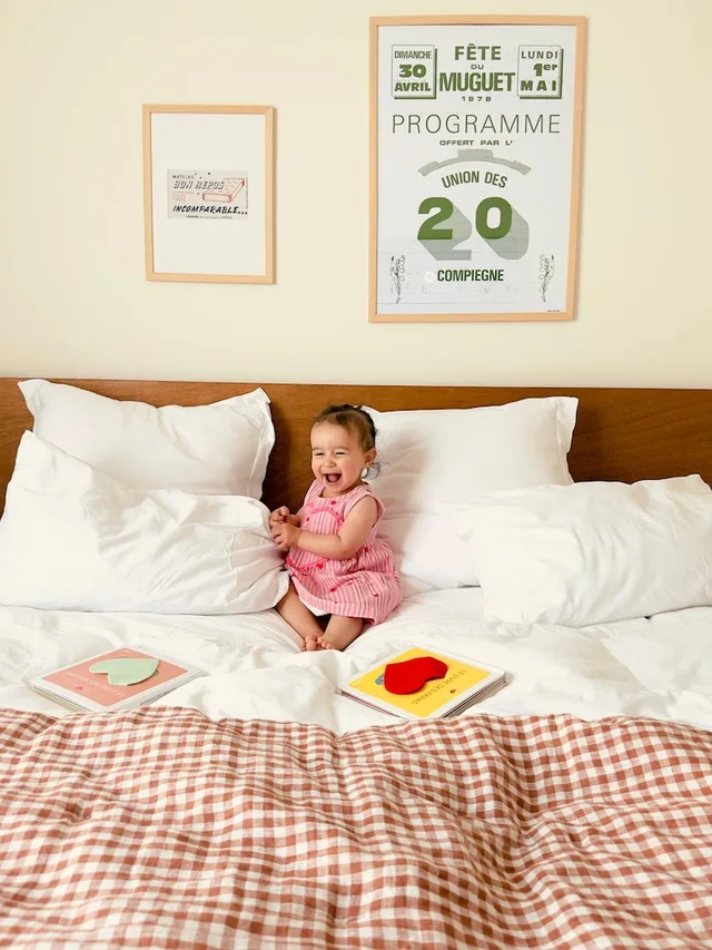 غرفة بسرير كوين بشرفة، Alfred Hotels Paris Gare du Nord 2/6