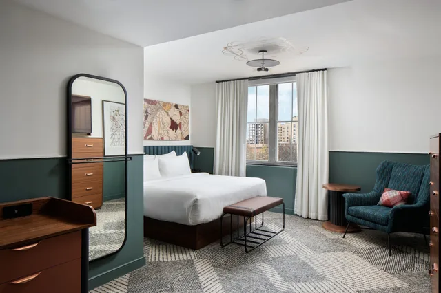 غرفة جونيور بسرير مزدوج بغرفة نوم واحدة، Hotel Forty Five, Macon, a Tribute Portfolio Hotel 1/2