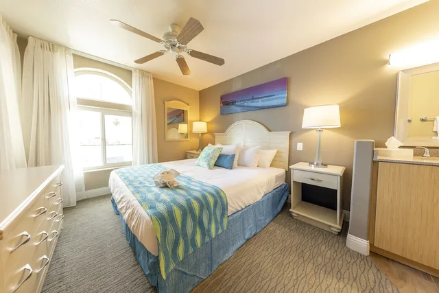 جناح بسرير كوين بغرفة نوم واحدة مع أريكة، Capistrano Surfside Inn 1/1