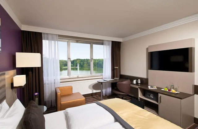 غرفة ديلوكس بسرير مزدوج، Leonardo Royal Hotel Koln Am Stadtwald 8/10