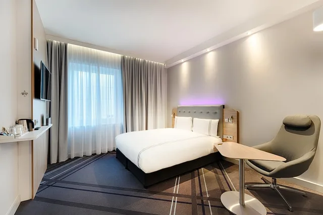 غرفة بسرير مزدوج لذوي الإعاقة، Premier Inn Frankfurt Westend Hotel 1/6