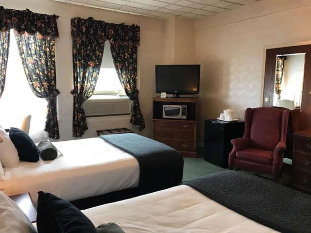 غرفة، Genetti Hotel SureStay Collection By Best Western 3/7