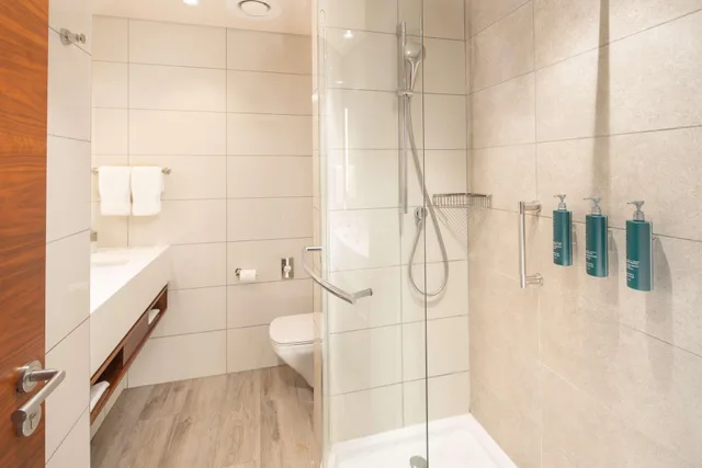غرفة قياسية بسريرين منفصلين، Hilton Garden Inn Mbabane Swaziland 8/9