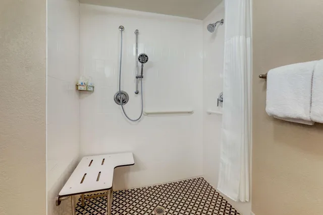 Room, King Bed, Accessible, Sonesta Select Scottsdale At Mayo Clinic Campus 17/18