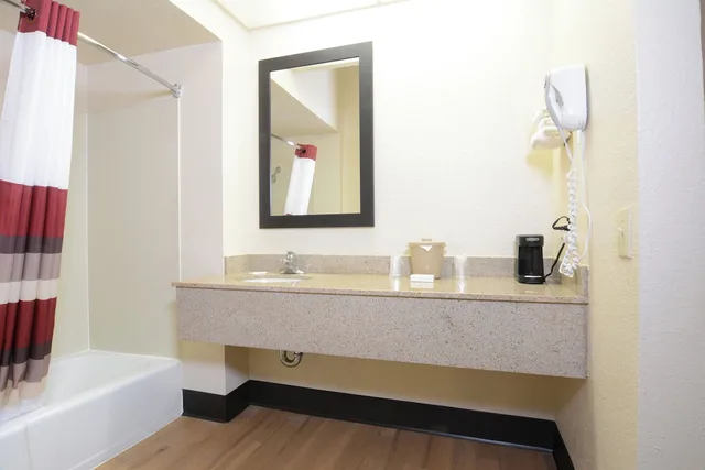 جناح بسرير كينج وسرير كوين، Red Roof Inn San Dimas - Fairplex 6/10