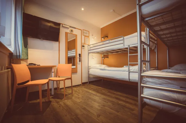 غرفة رباعية بسرير بطابقين، Tourist Inn 1/2