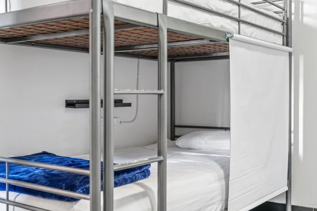 سكن مشترك بستة أسرّة وأسرّة بطابقين للنساء، Samesun Hollywood (formerly Walk of Fame Hostel) 5/9