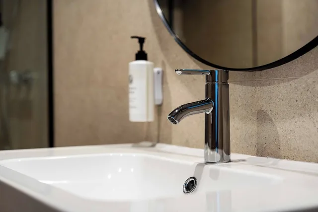 غرفة قياسية ثلاثية بسرير مزدوج وسرير فردي، easyHotel Madrid Alcala 10/10
