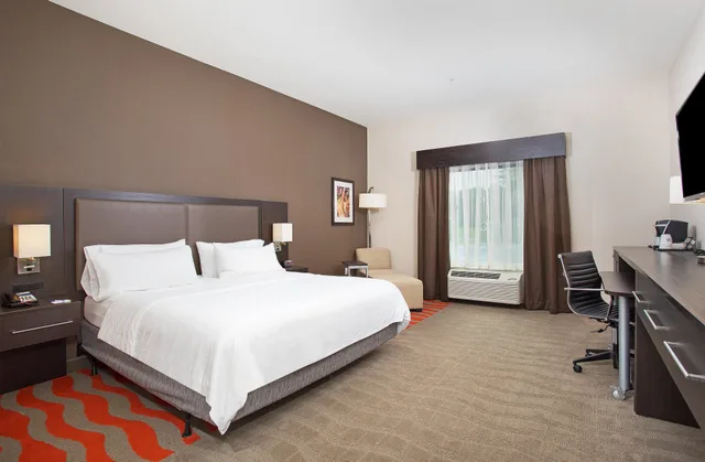 جناح لذوي الإعاقة، Holiday Inn Express Suites Glasgow 1/2