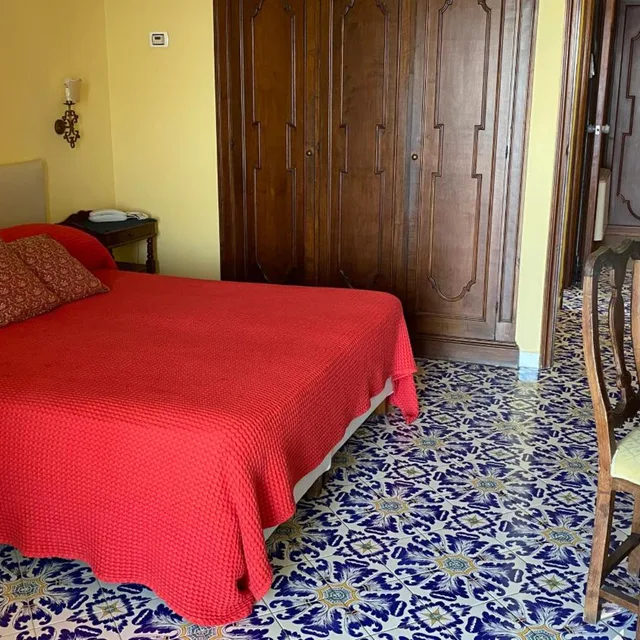 غرفة بسرير مزدوج أو سريرين منفصلين بإطلالة على البحر بشرفة، GRAND HOTEL HERMITAGE 1/10
