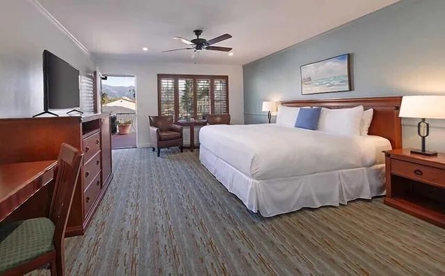 غرفة بسرير كينج، Brisas Del Mar Inn At The Beach 1/6