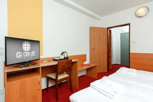 غرفة مفردة، Hotel Globus 2/2