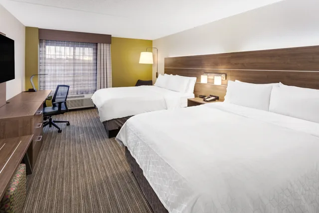غرفة بسريرين كوين، Holiday Inn Express Hotel And Suites Providence Woonsocket 1/2