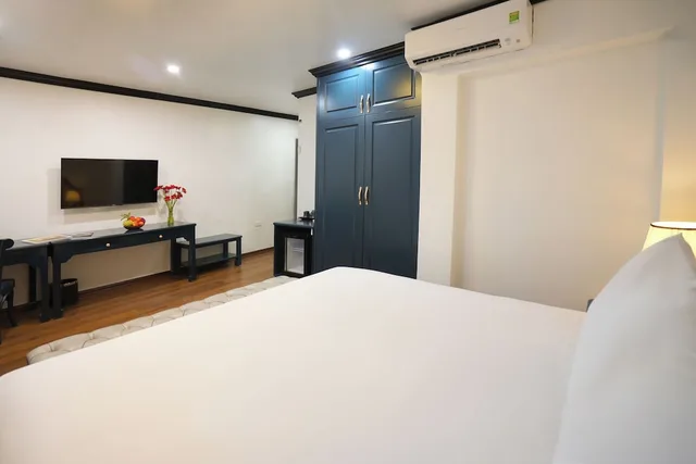 Room, Double Bed, City View, King Palace Hotel & Spa 2/6