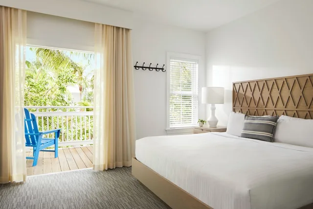 3 Bedrooms, Garden, Villa, King Bed, 3 Queen Beds، Parrot Key Hotel & Villas 2/10