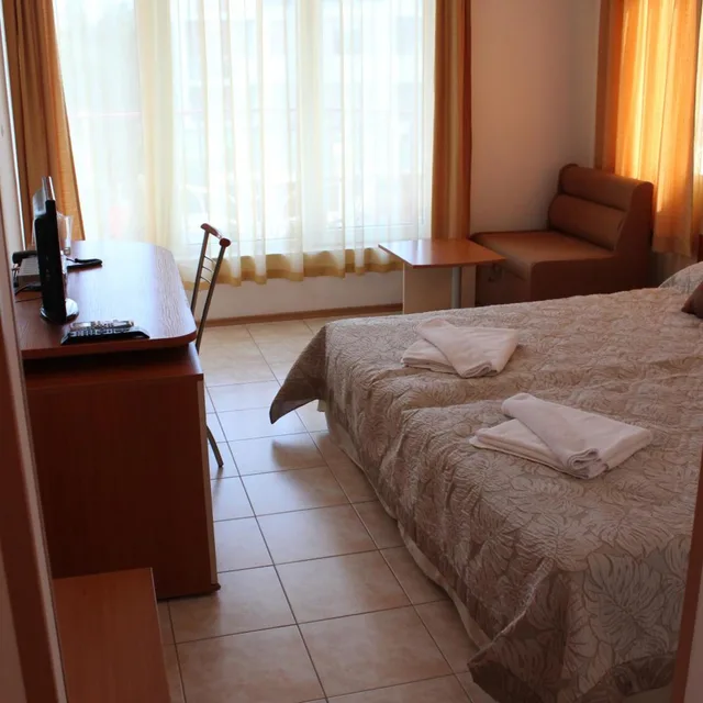 غرفة بسريرين منفصلين مع سرير إضافي، FAMILY HOTEL VENERA 2/7