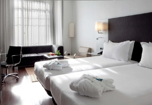 غرفة قياسية بسرير مزدوج، AC Hotel Burgos by Marriott 1/1