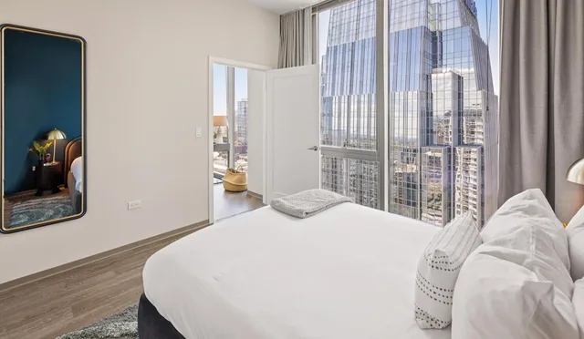 3 Bedrooms, Sky, Presidential, Suite، Placemakr Premier SoBro 12/15