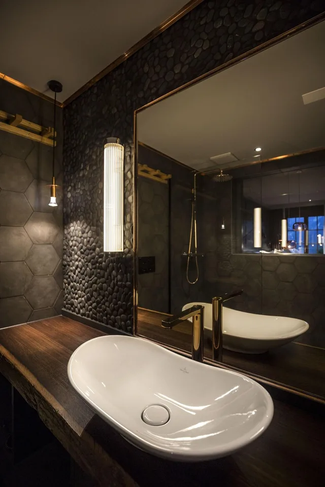 Room, Double Bed, South Facing View، Huus Gstaad 1/3