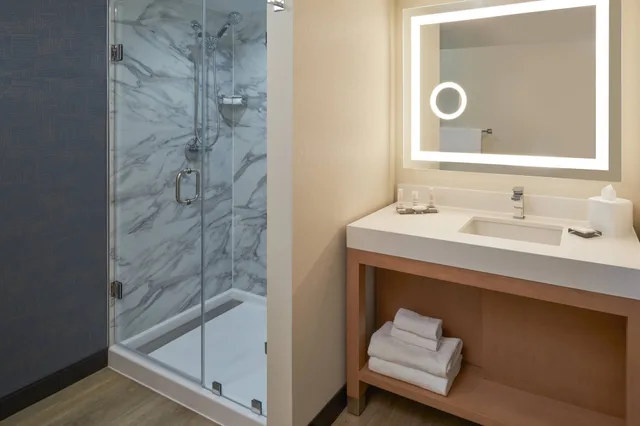 غرفة تنفيذية بسريرين كوين بشرفة، San Diego Marriott Mission Valley 4/4