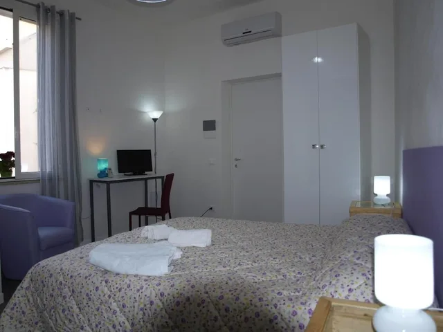 Room, Triple, 1 Queen and 1 Single Bed, Dafne Marsala Centro 2/4