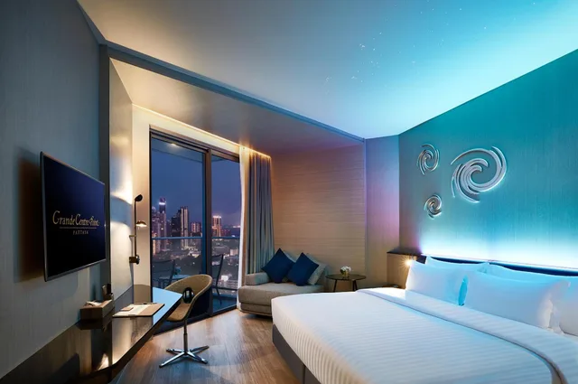 غرفة ديلوكس مفردة بإطلالة على البحر، Grande Centre Point Pattaya 1/4