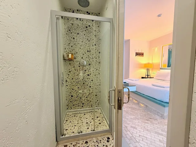 Superior, Suite, King Bed, Marge Hotel 6/6