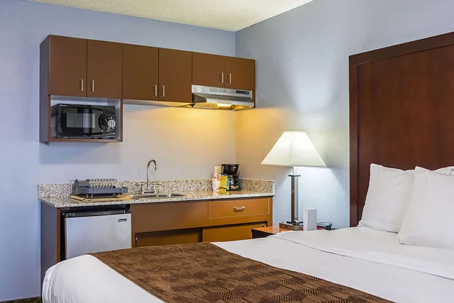 جناح بسرير كينج، Quality Inn & Suites Clackamas - Portland 4/7