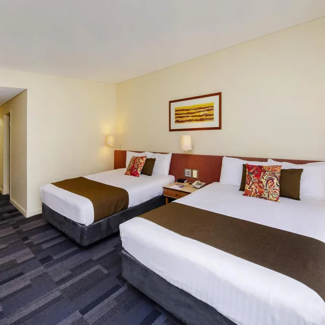 غرفة ديلوكس بسرير كوين بشرفة بإطلالة، Mercure Alice Springs Resort 1/4
