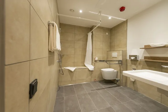 غرفة سوبيريور بسرير كوين، HARBR. hotel Konstanz 5/8