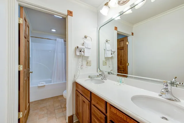 غرفة بسرير كينج، Quality Inn Creekside - Downtown Gatlinburg 8/10