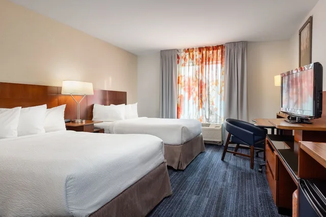جناح بسريرين مزدوجين لذوي الإعاقة، Fairfield Inn Suites Smithfield 2/3