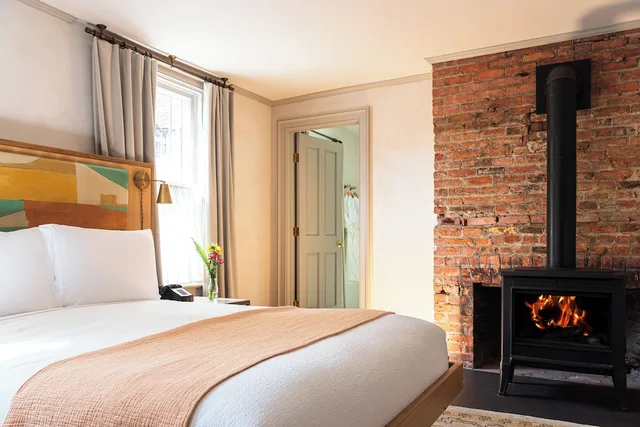 غرفة غراند بسرير كوين، HOTEL KINSLEY 2/2