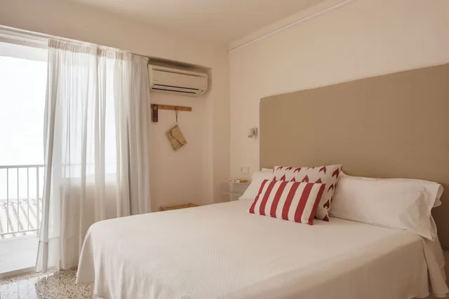 غرفة ديلوكس بسرير مزدوج، Hotel Garau 1/4