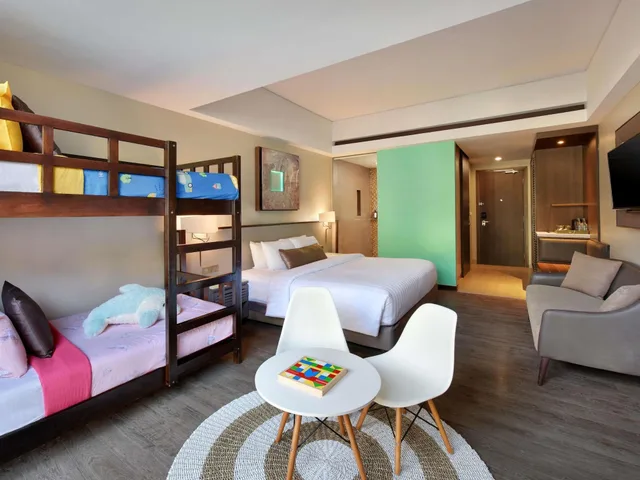 غرفة عائلية بسرير كينج وسرير بطابقين، MERCURE BALI LEGIAN 7/8
