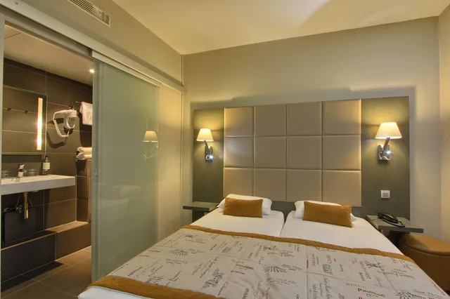 غرفة عائلية بسرير كوين وسريرين منفصلين، Hotel Villa Margaux 3/5