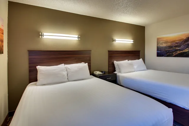غرفة ديلوكس بسريرين كوين يُسمح فيها بالحيوانات الأليفة، Expressway Inn 1/3