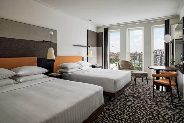 غرفة ديلوكس رباعية بسريرين مزدوجين، Berlin Marriott Hotel 1/6