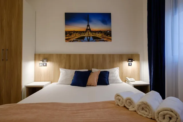 غرفة بسرير مزدوج أو سريرين منفصلين، Airport Garni Hotel Belgrade 8/10