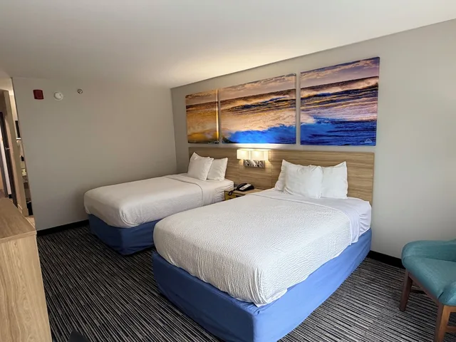 غرفة بسريرين مزدوجين في الطابق العلوي، Days Inn by Wyndham Atlanta/Southlake/Morrow 5/7