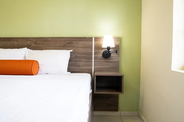 جناح بسرير كينج بإطلالة على المسبح، Delynne Boutique Hotel 4/4