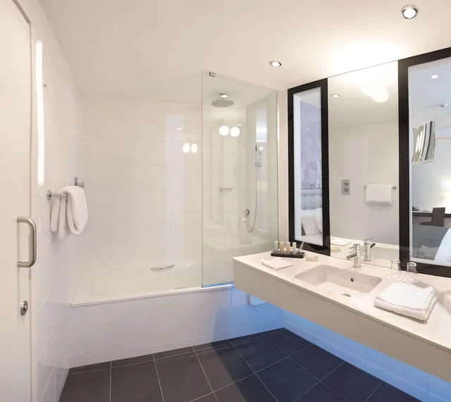غرفة سوبيريور بسرير كينج، Radisson Blu Hotel East Midlands Airport 5/7