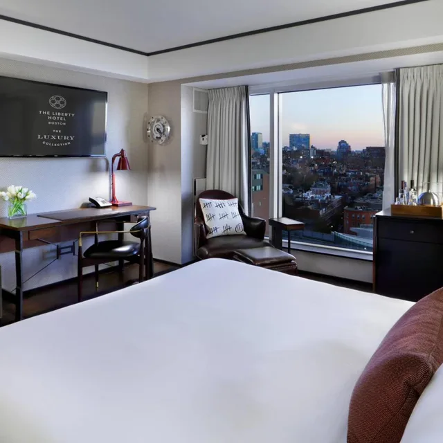 Grand, Guest Room, Deluxe, King Bed, Hill View، The Liberty, A Luxury Collection Hotel, Boston 1/2