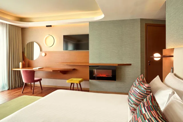 جناح تنفيذي بسرير كوين بإطلالة على المدينة مع أريكة، Zeus Essence Wyndham Athens Residence 3/8