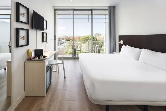 غرفة بريميير بسرير مزدوج، B&B HOTEL Cantanhede Coimbra 1/3